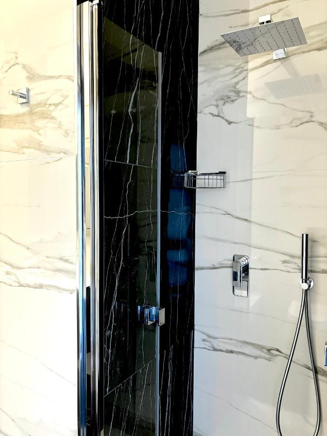 Les Suites Di Adi Apt Bari Exteriör bild
